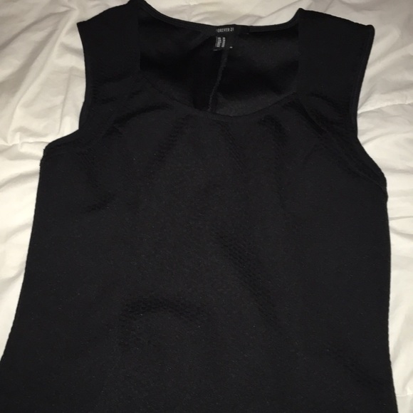 Black dress - Picture 2 of 4